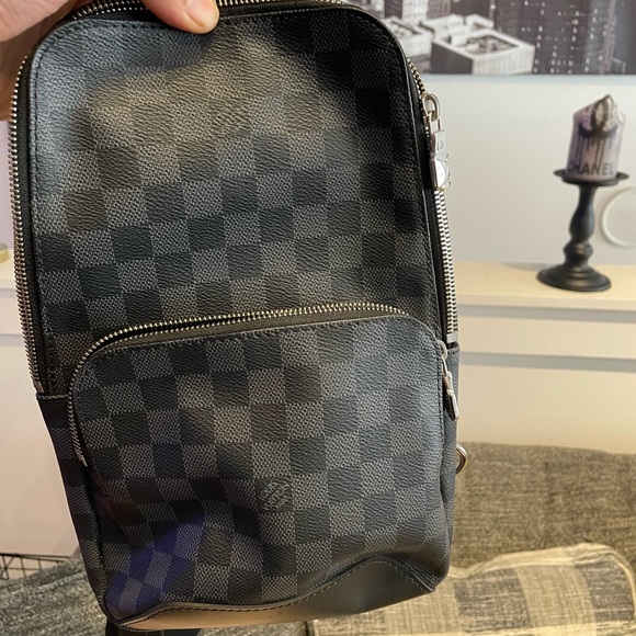 Louis Vuitton back pack - Picture 5 of 6